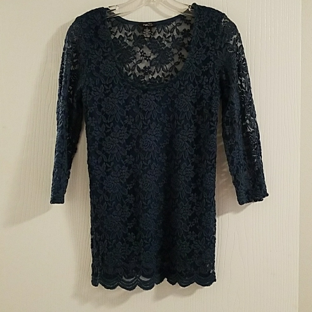 Lace 3/4 sleeve top